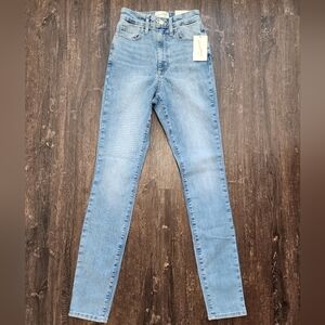 Universal Thread Women's Skinny Jeans in Medium Blue